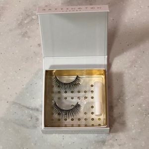 NWT Monroe 3D Silk Lashes + Glue Kit